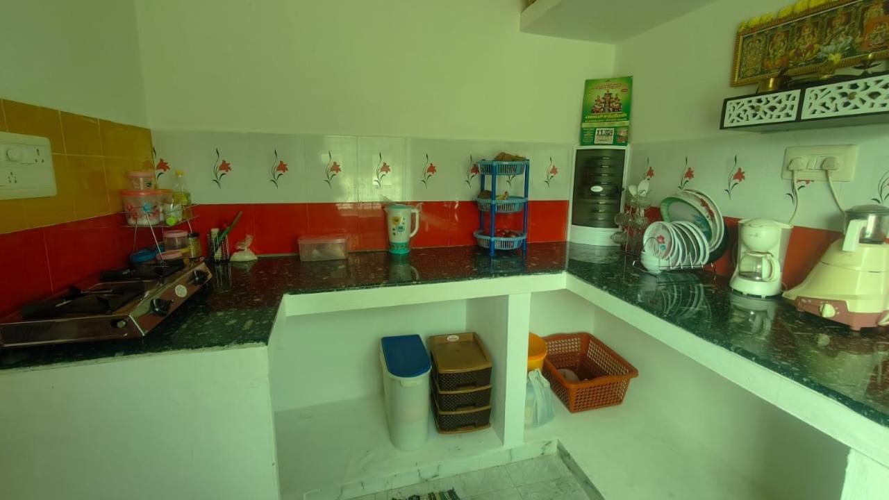 Homestay Sri Krishna *